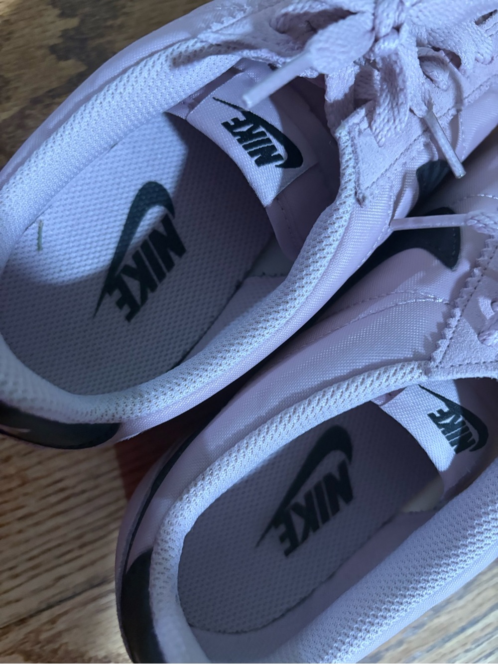 Nike women’s  Light Pink / lavender Retro Sneakers - Picture 4 of 6